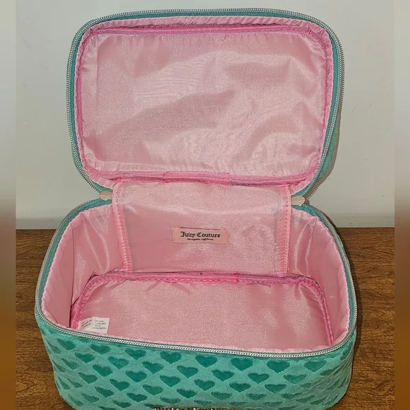Juicy Couture Aqua Heart Pattern Cosmetic Bag - Picture 6 of 7